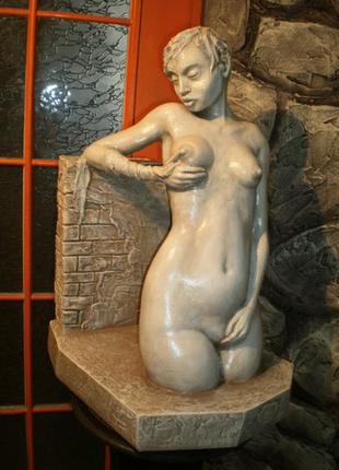 Скульптура девушки ( Ню)