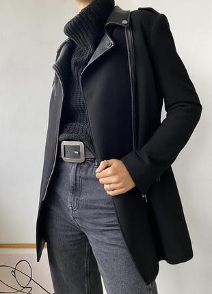 Темно - синее черное  шерстяное пальто с кожаными вставками ma...