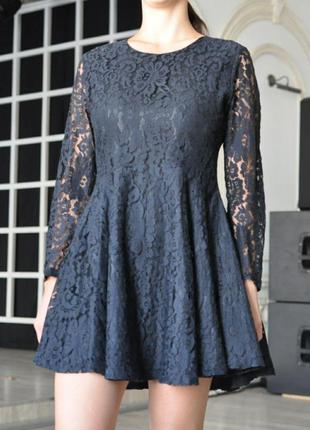 Черное готическое кружевное платье миди с длинным рукавом