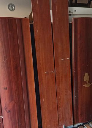 Шкаф деревянный двухдверный