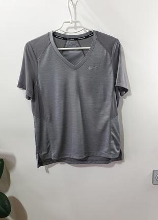 Женская футболка nike dri-fit
