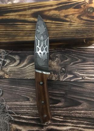 Охотничий нож Buck с художественным оформлением клинка