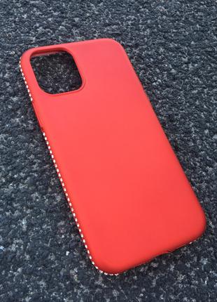 Червоний м'який чохол з камінням Сваровські для iPhone 11