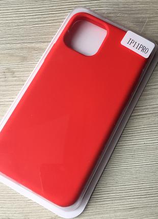 Силиконовый красный чехол Soft Touch для iphone 11pro в упаковке