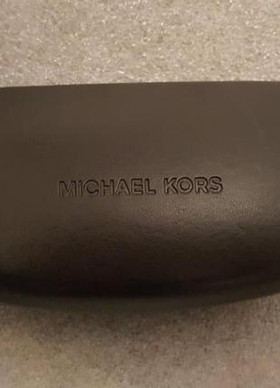 Футляр для очков от известного американского бренда michael ko...