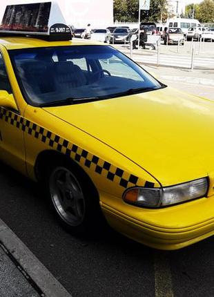 115 Оренда прокат Chevrolet Caprice автомобіль жовте таксі