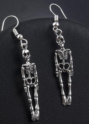 Серьги скелеты в стиле панк рок хип-хоп гот сережки скелет