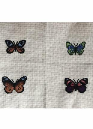 Ручна вишивка картина вишита хрестиком метелики