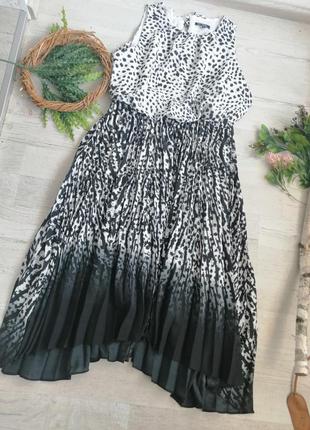 Сукня плісе з енімалістичним малюнком пума асиметричний низ