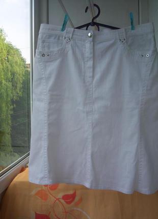 Белая юбка-трапеция джинсовая р.42