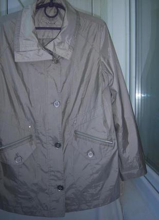 Куртка  ветровка женская р .евро 42