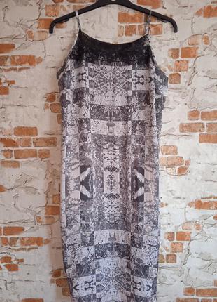 Платье сарафан на бретельках со вставками из кружева