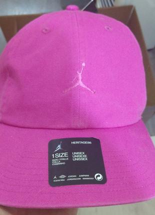 Pink jordan hot sale hat