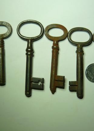 Колекція ключів кінець 19 початок 20 століття знайдені в будинках