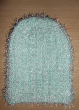 Зимняя шапочка в пастельных тонах на 5-9 лет.