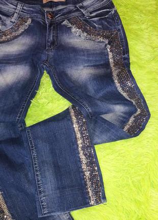 Джинсы с камешками-лампасами d`she jeans(турция) размер 27-28