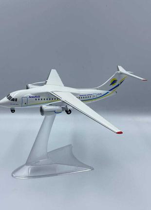 Коллекционная модель самолета Ан-148 / Ан-158 масштаб 1:200 (1...