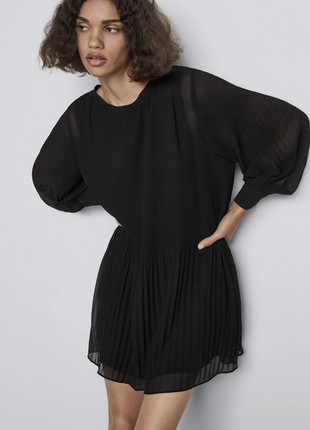 Zara свободное черное платье плиссе