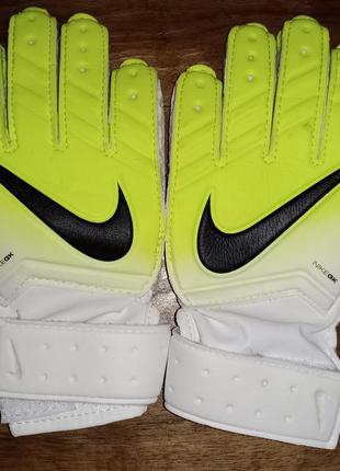 Детские вратарские перчатки nike