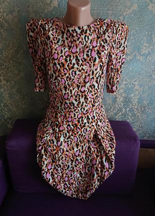 Женское платье леопардовой расцветки на спине молния р.s