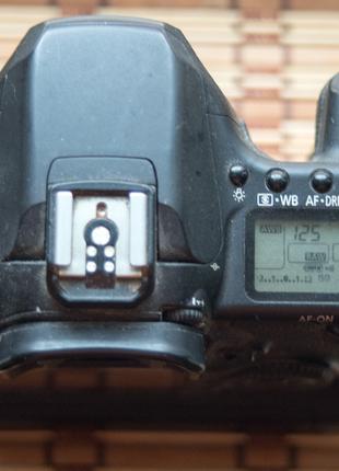 Canon 40 D + BG-E2N + 2 батареи +шнур ..