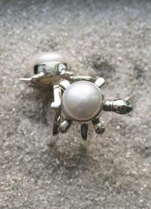 Кольцо черепаха с жемчугом . серебро. индия размер 17