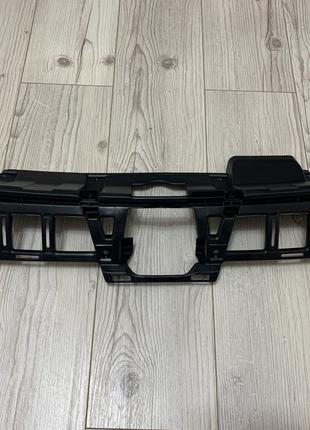 Кронштейн решетки радиатора Suzuki Vitara Original Новый 72121...