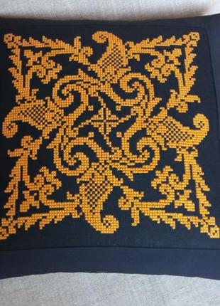 Декоративная наволочка. ручная вышивка болгарским крестом