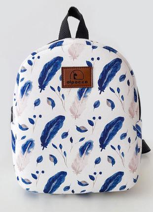 Рюкзак с красивыми перьями