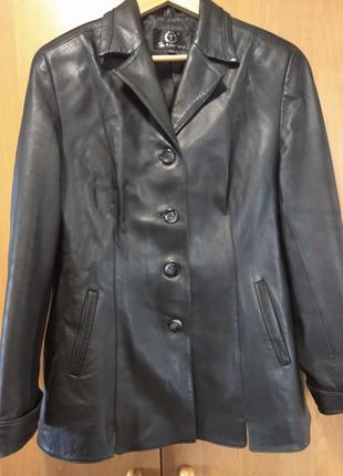 Продам кожаную куртку-пиджак размер 48-50