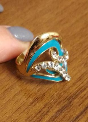 Кольцо с голубой  емалью и камнями, размер 17