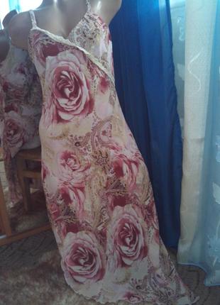 Платье-макси с асимметричным низом и принтом роз от laureen