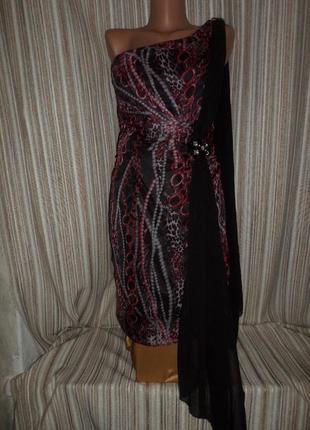 Cтильное вечернее платье-миди с плечевым шлейфом