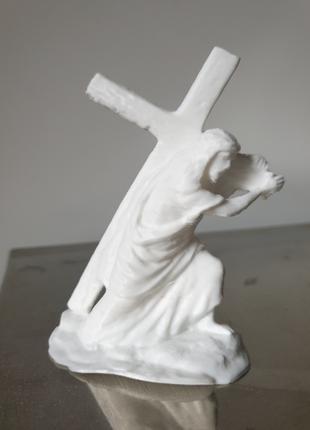 Иисус несет крест, статуэтка, фигурка