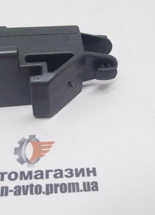Упор рухливий механізм блокування заднього ходу Sens 1,3 завод...