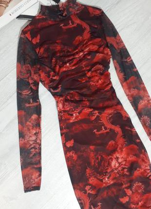 Красное платье сетка с принтом дракона prettylittlething плать...