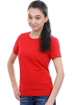 Красная футболка однотонная