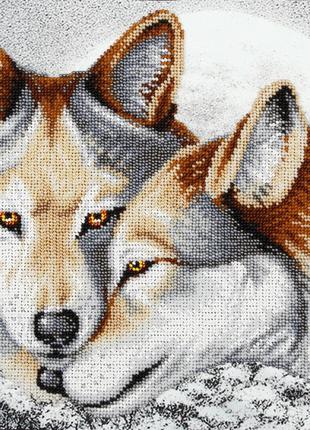 Набор для вышивки бисером " Влюбленные волки " снег, зима, лес...