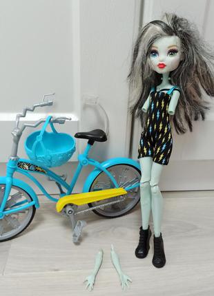 Кукла монстер хай френки штейн с велосипедом