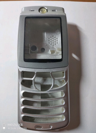 Корпус телефона Motorola E365-серебро