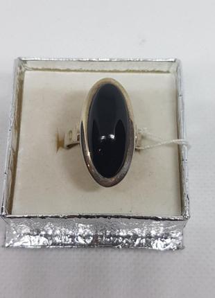 Кольцо серебряное с оникслм