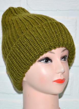Зелена жіноча шапка, гарне в'язання коса, шерсть, ручна робота