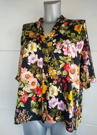 Стильна блуза zara з принтом красивих квітів
