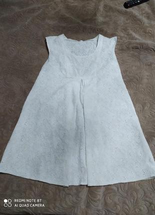Качественное белое платье из прошвы для беременных.