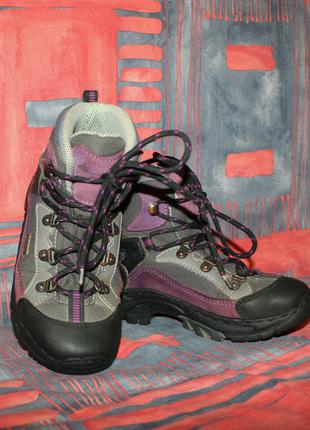 Дитячі кросівки Everest розмір 32,прошиті,устілка 20.5 см