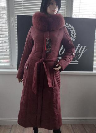 Жіноче пальто-пуховик із натуральним хутряним коміром