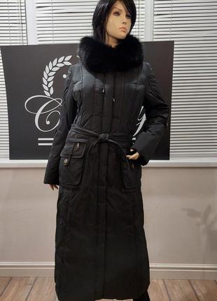 Жіноче пальто-пуховик із натуральним хутряним коміром