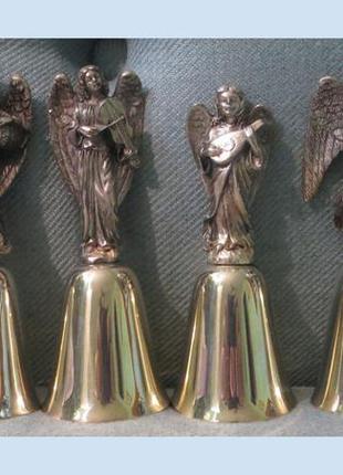 Серия колокольчиков играющие ангелы на музыкальных инструмента...