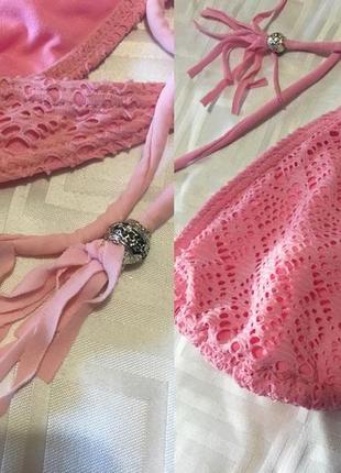 Нежно-розовый украшенный вязаным узором купальник от ocean club