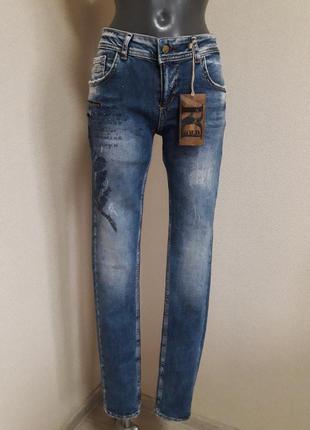 Качественные,стрейчевые,оригинальные джинсы-узкачи red sold,по...